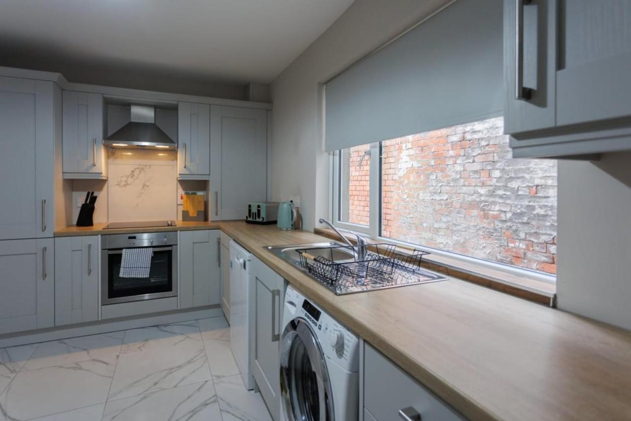 Chic Studio Apartment Central Belfast Sleeps 2. Buitenkant foto