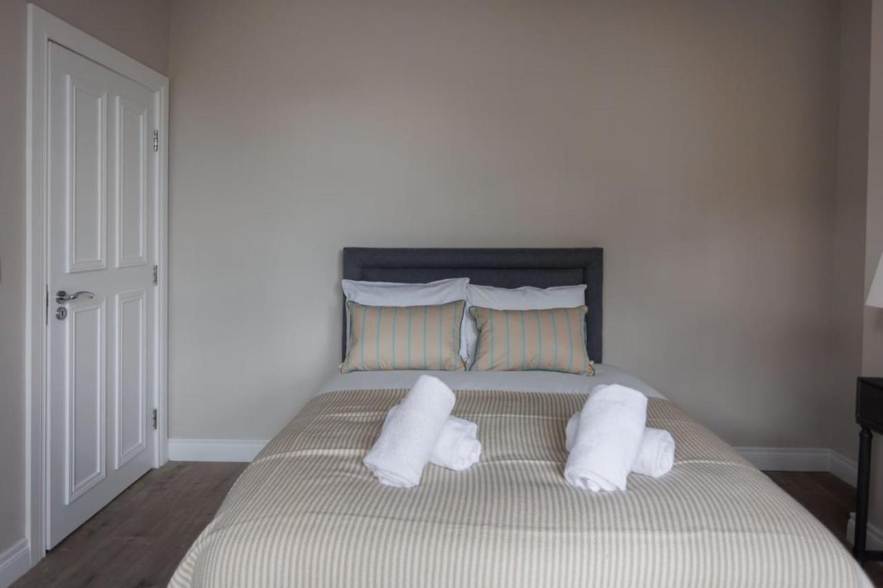 Chic Studio Apartment Central Belfast Sleeps 2. Buitenkant foto