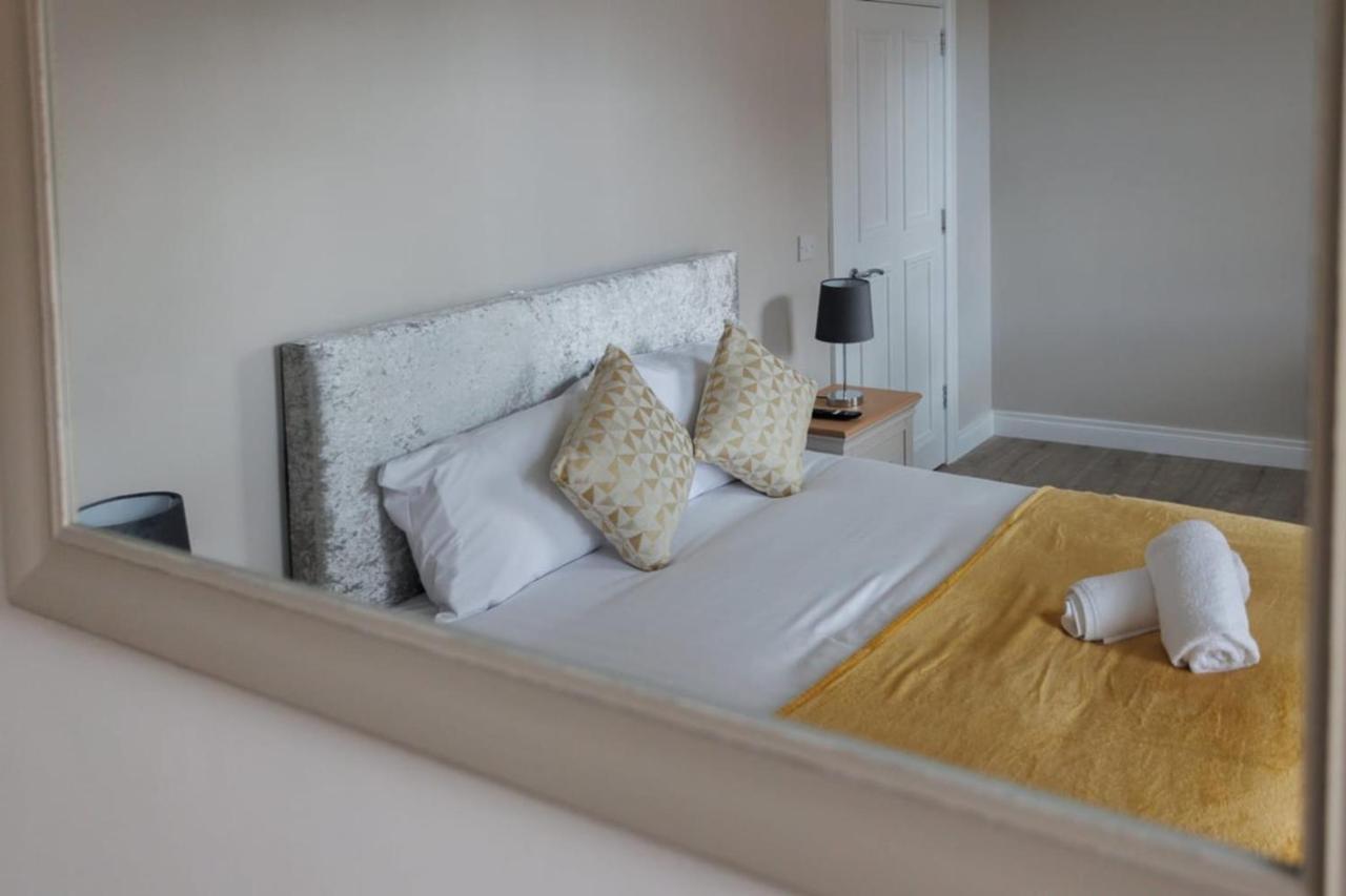 Chic Studio Apartment Central Belfast Sleeps 2. Buitenkant foto