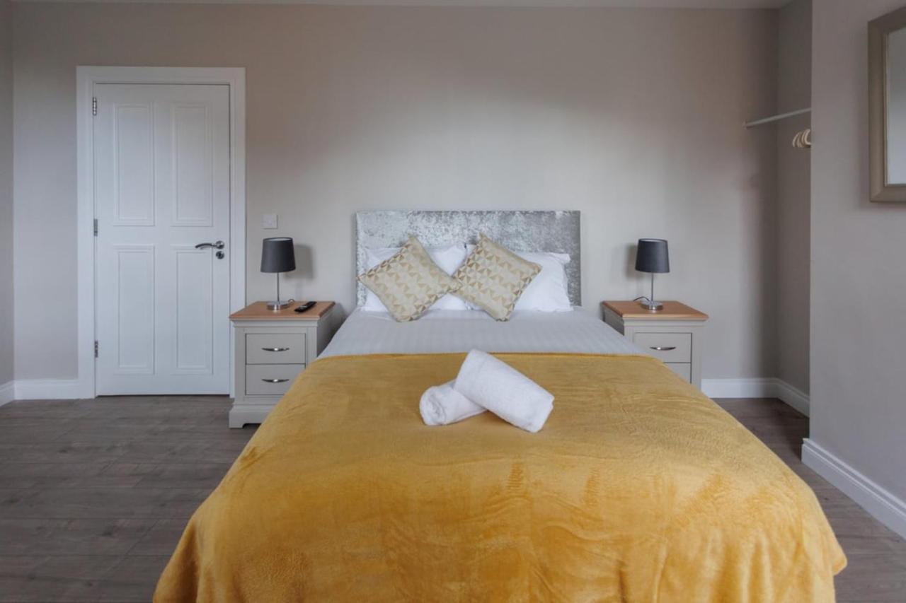 Chic Studio Apartment Central Belfast Sleeps 2. Buitenkant foto