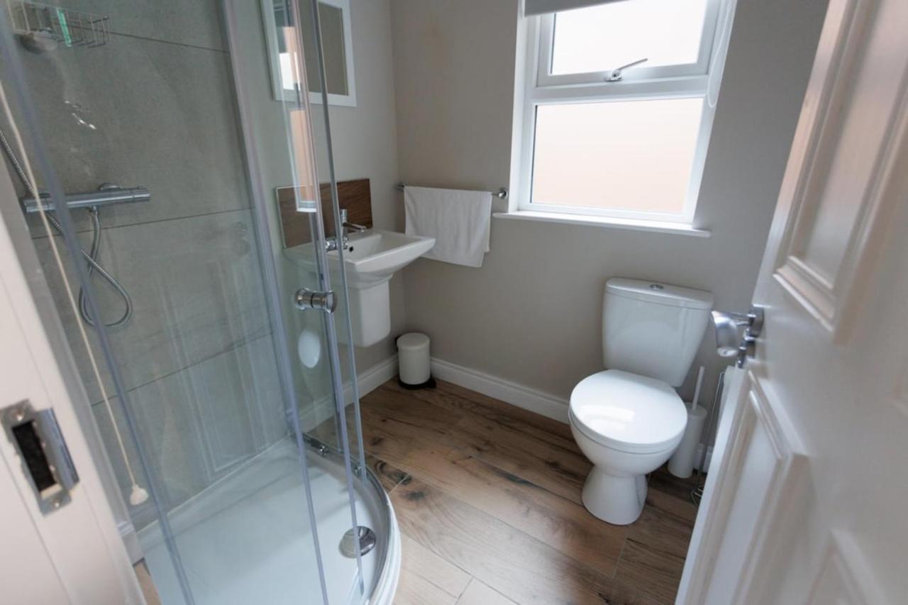 Chic Studio Apartment Central Belfast Sleeps 2. Buitenkant foto
