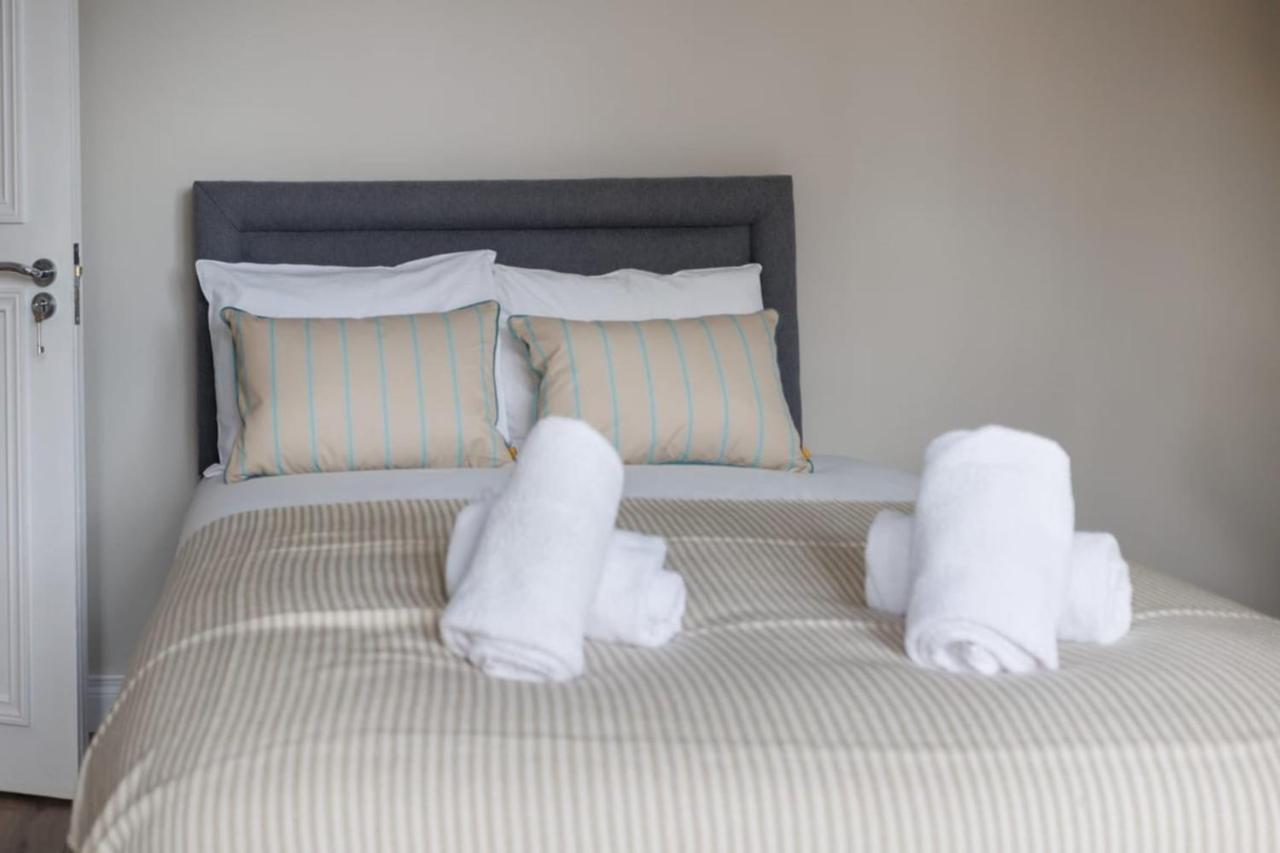 Chic Studio Apartment Central Belfast Sleeps 2. Buitenkant foto